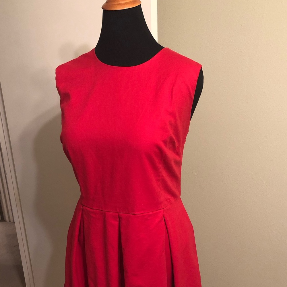 SOLD- GAP Sleeveless Box Pleat Dress